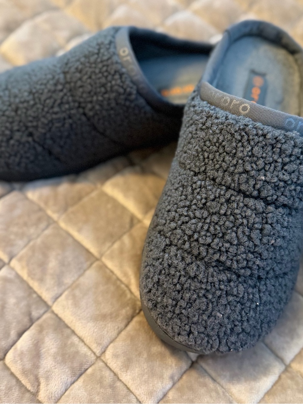 Cozy Sherpa Slip-On Slippers for Women - Charcoal